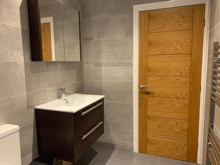 Fantastic Large 2 X Bedroom Flat, Free Parking Sale Εξωτερικό φωτογραφία