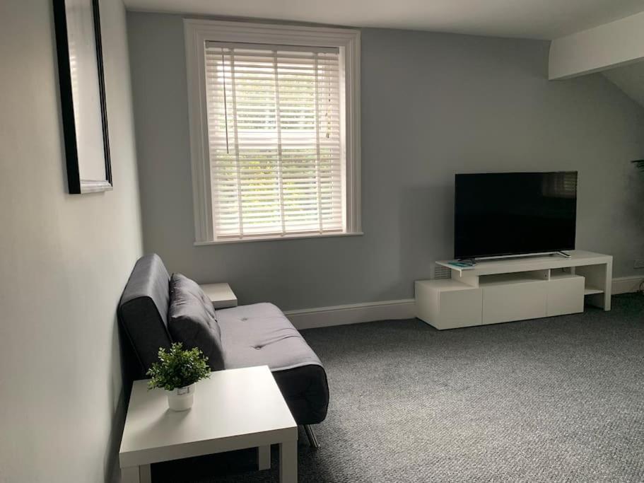 Fantastic Large 2 X Bedroom Flat, Free Parking Sale Εξωτερικό φωτογραφία