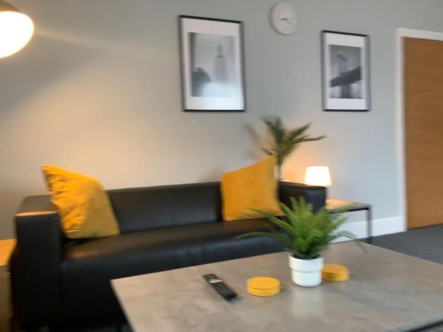 Fantastic Large 2 X Bedroom Flat, Free Parking Sale Εξωτερικό φωτογραφία
